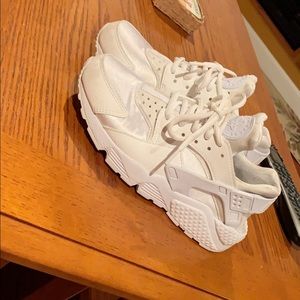 Women’s Nike Huraches size 6.5